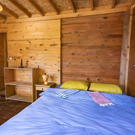 The Fabric Lounge פאראליה