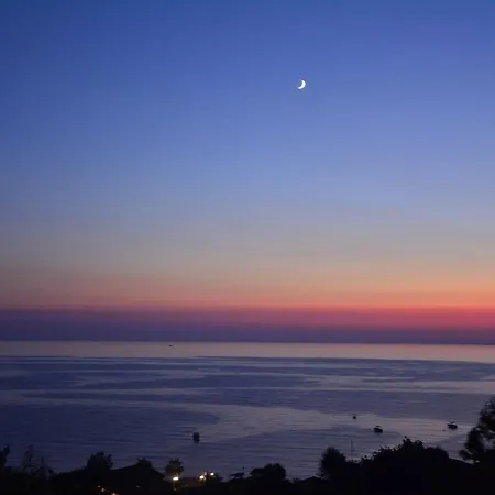 The Fabric Lounge מלון פאראליה